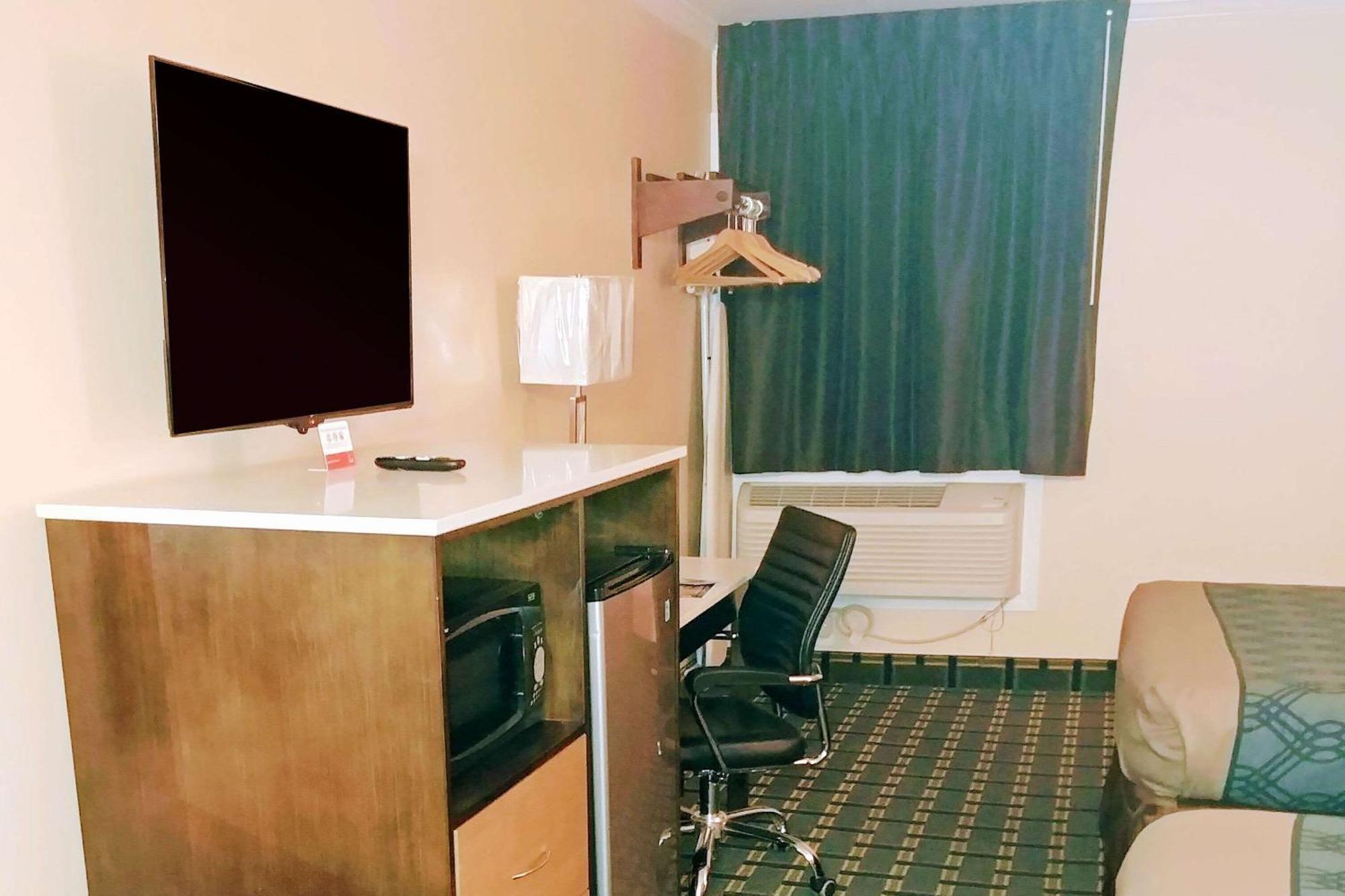 Econo Lodge Milldale - Southington Buitenkant foto