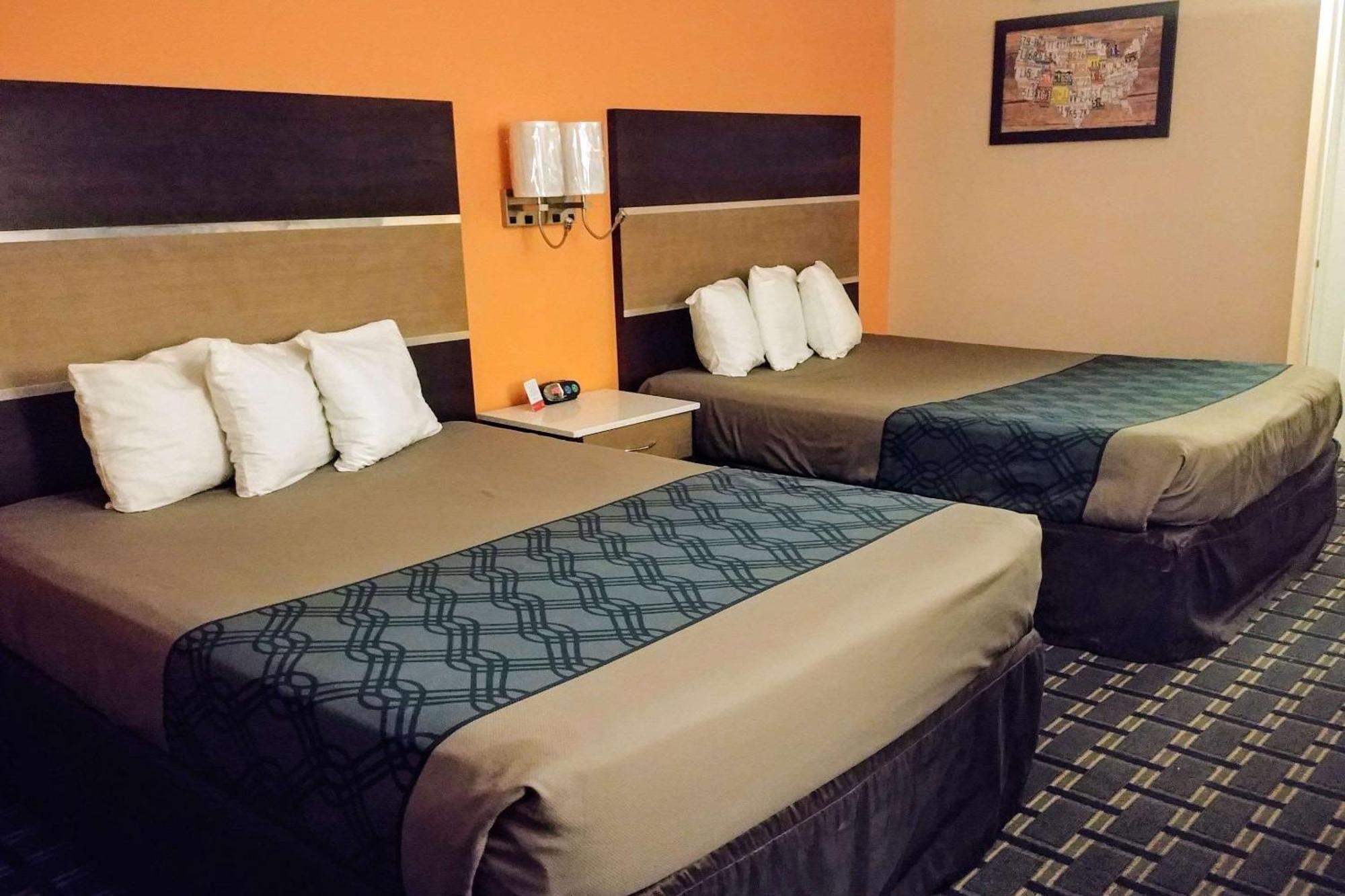 Econo Lodge Milldale - Southington Buitenkant foto