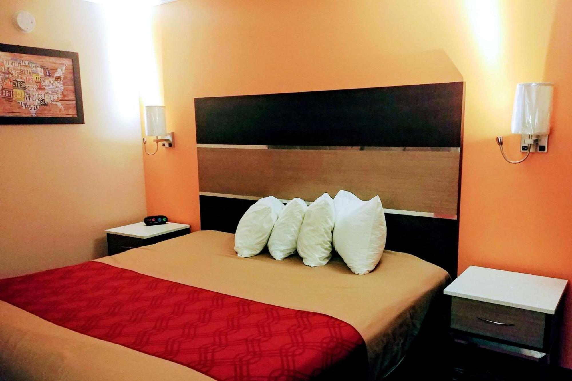 Econo Lodge Milldale - Southington Buitenkant foto