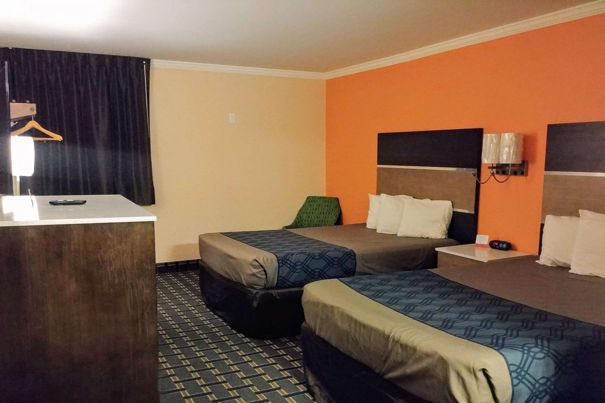 Econo Lodge Milldale - Southington Buitenkant foto