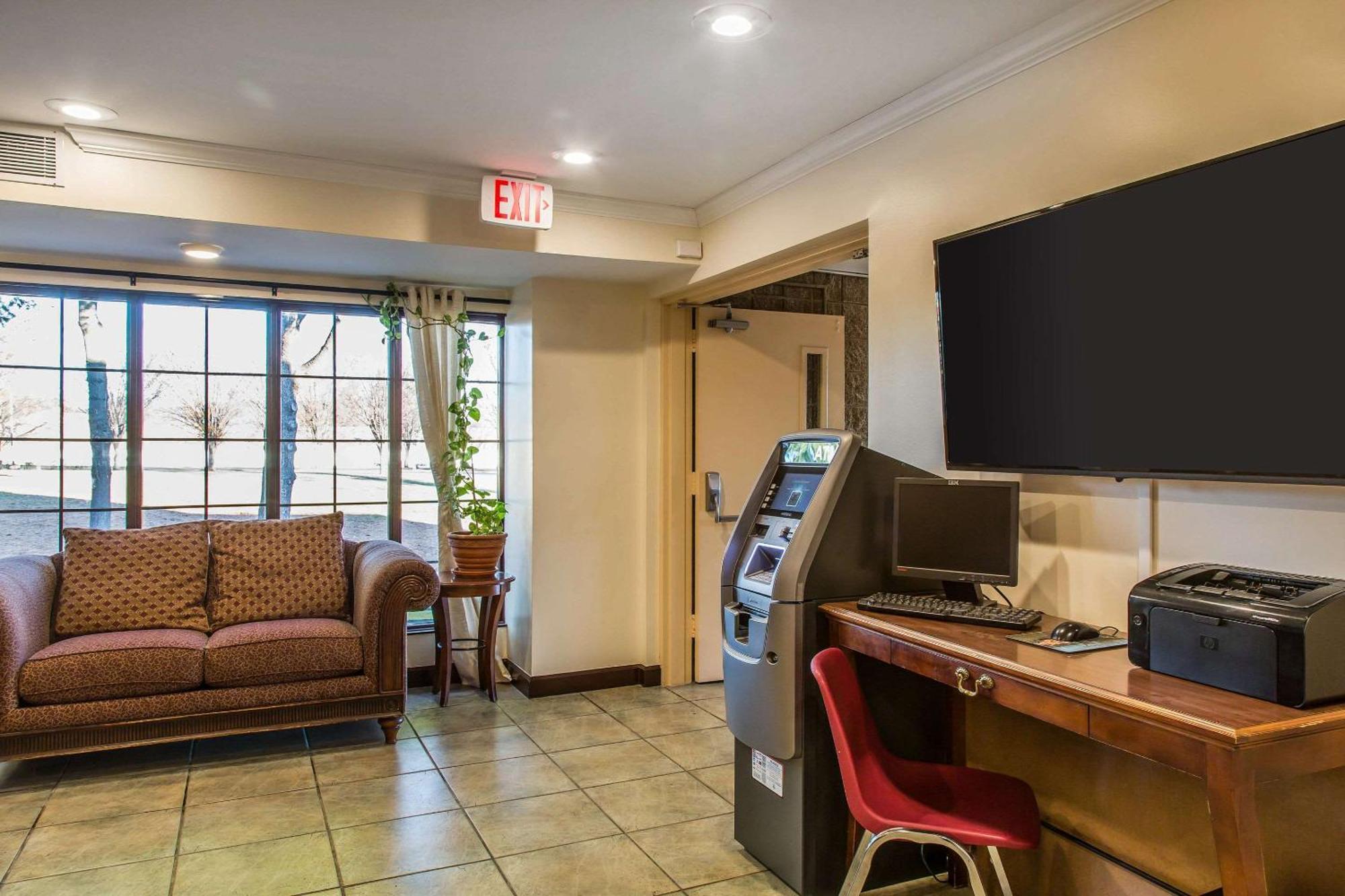 Econo Lodge Milldale - Southington Buitenkant foto