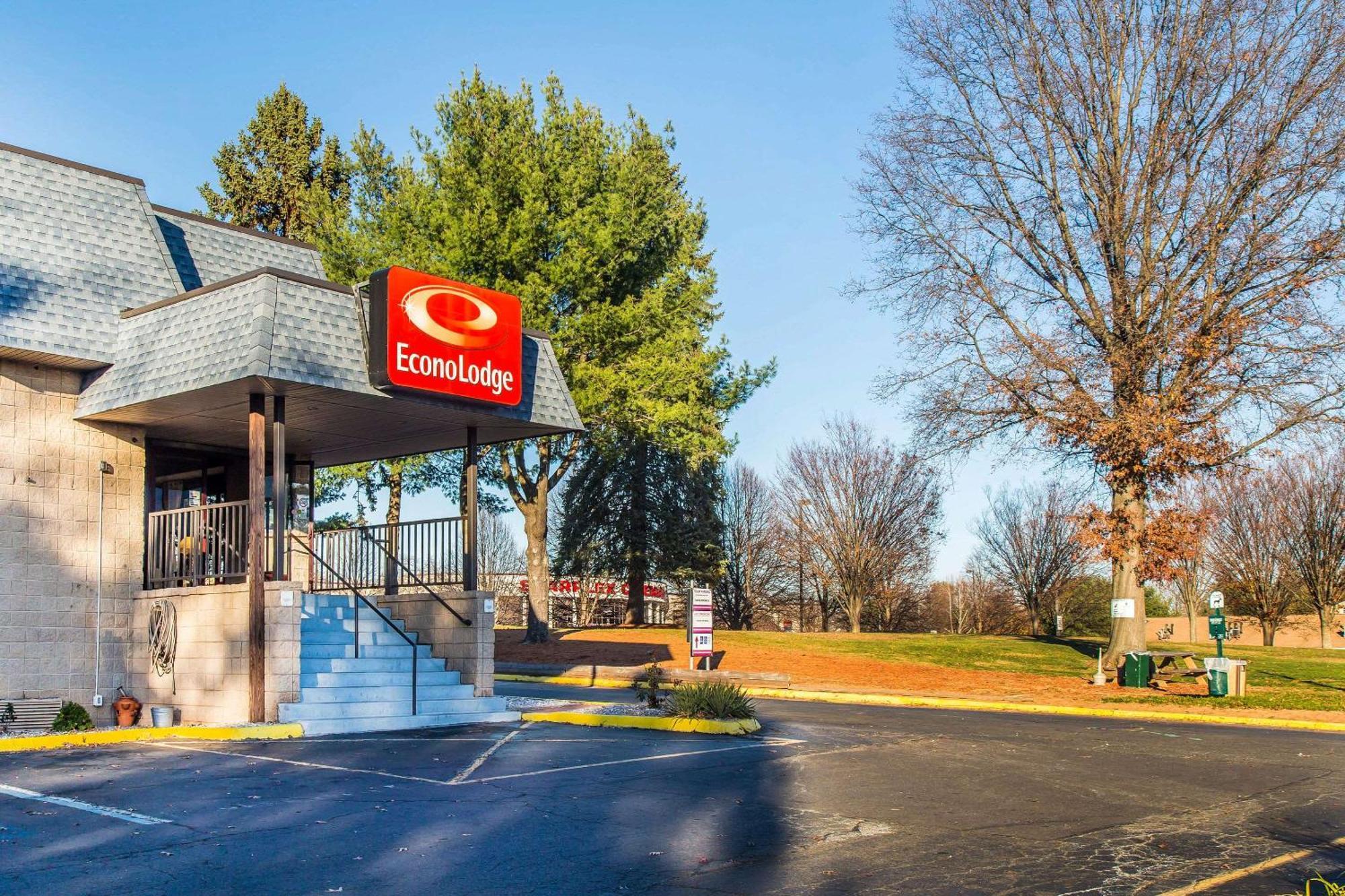 Econo Lodge Milldale - Southington Buitenkant foto