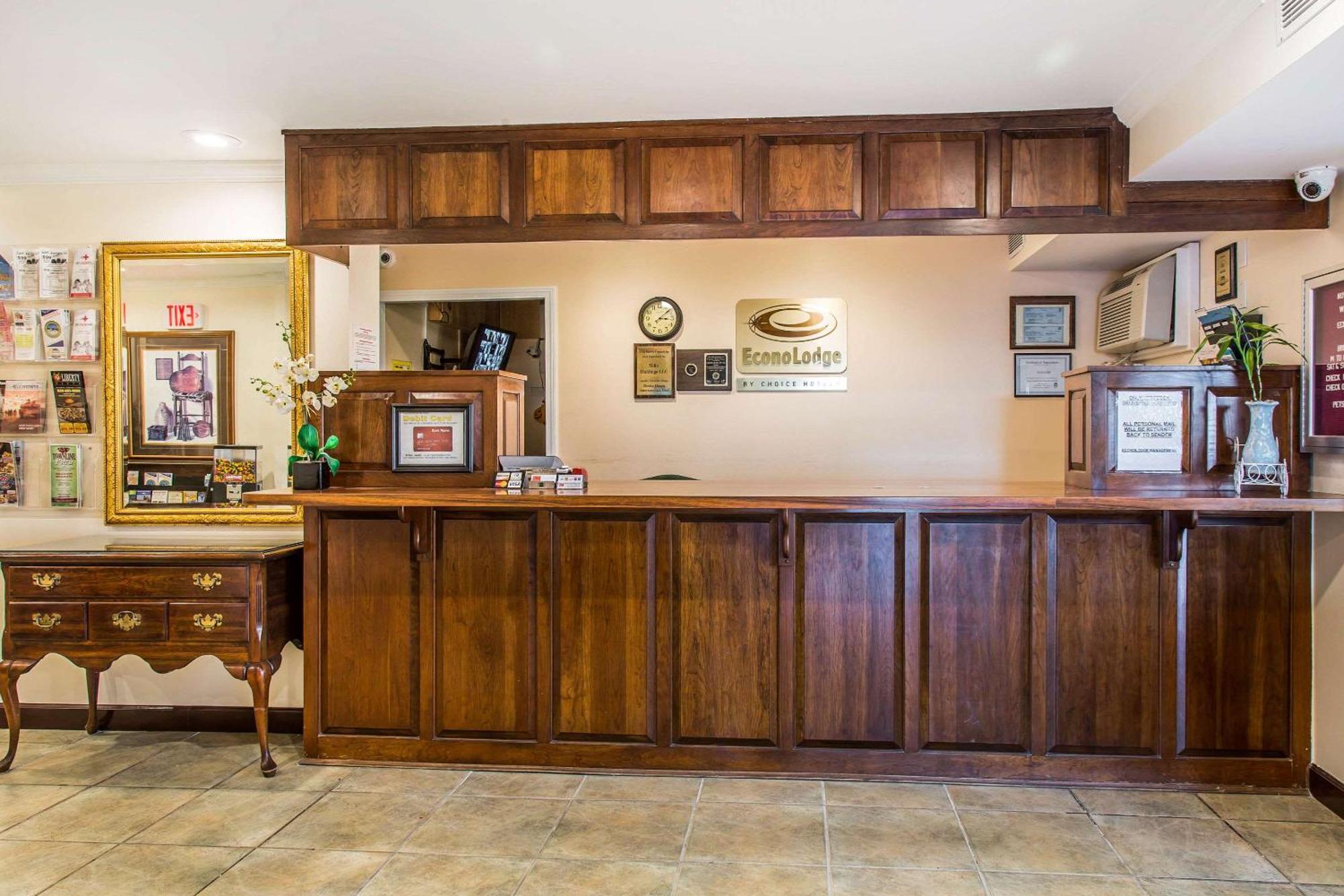 Econo Lodge Milldale - Southington Buitenkant foto